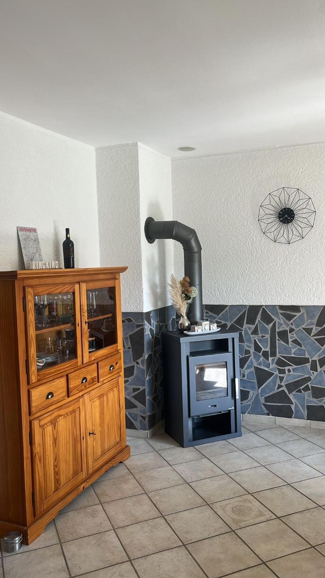 Fewo Hoheeifel, 1 Haus Mit 2 Apartments 5 Schlafzimmer In Kelberg Naehe Nuerburgring Eksteriør bilde